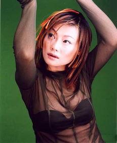 何静个人资料简介,才华横溢的音乐才女，用歌声诠释人生百态